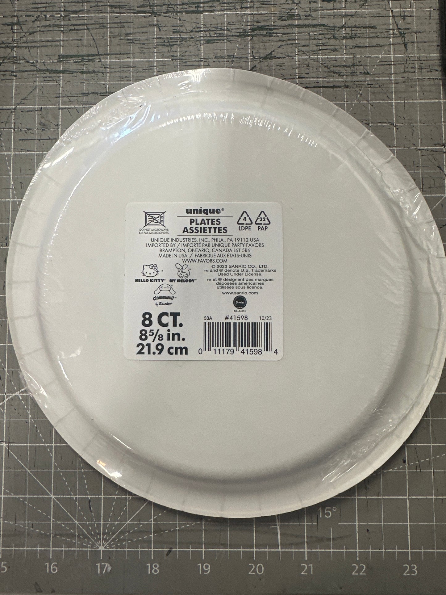 Large Hello Kitty & Friends Plates
